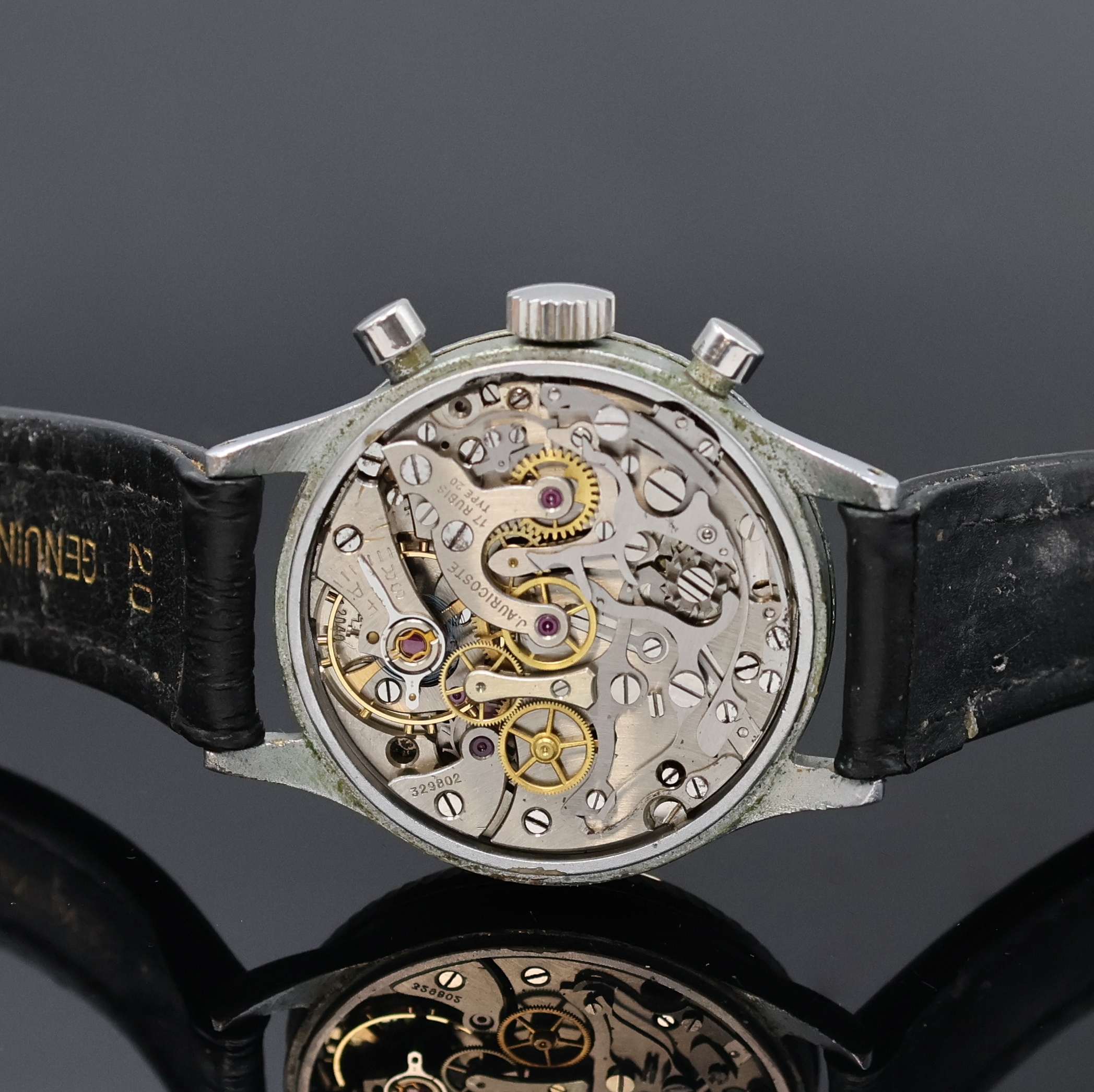 Detail d: J. AURICOSTE Type 20 Fliegerchronograph mit Flyback der französischen Luftwaffe, Schweiz um 1954, Handaufzug, matt verchr. Geh., geriffelte ...