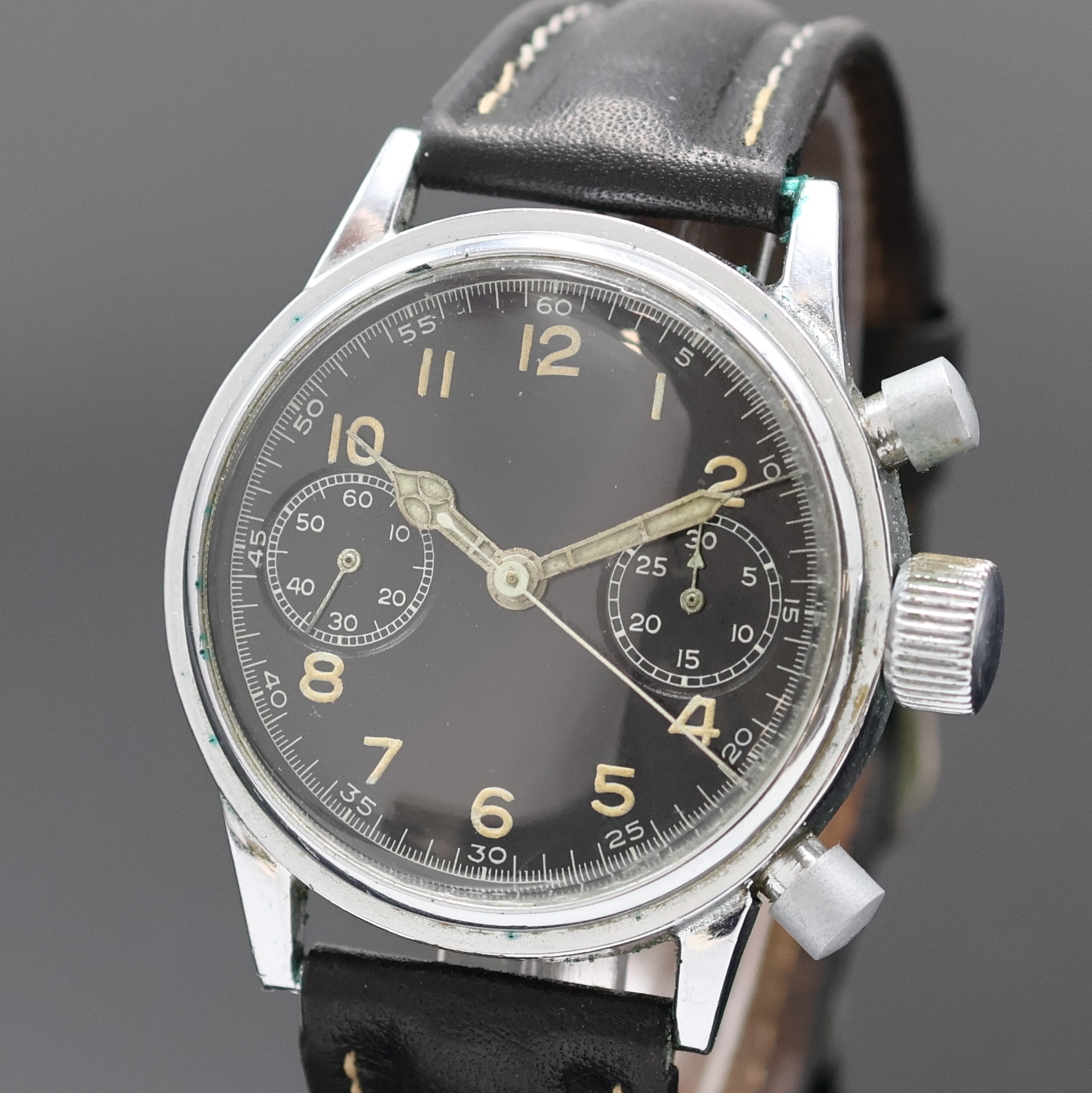 Detail a: TUTIMA Fliegerchronograph mit Kaliber UROFA 59, Deutschland um 1945, Handaufzug, verchr. Geh. orig. ohne Drehlünette, orig. Drücker u. Krone, ...