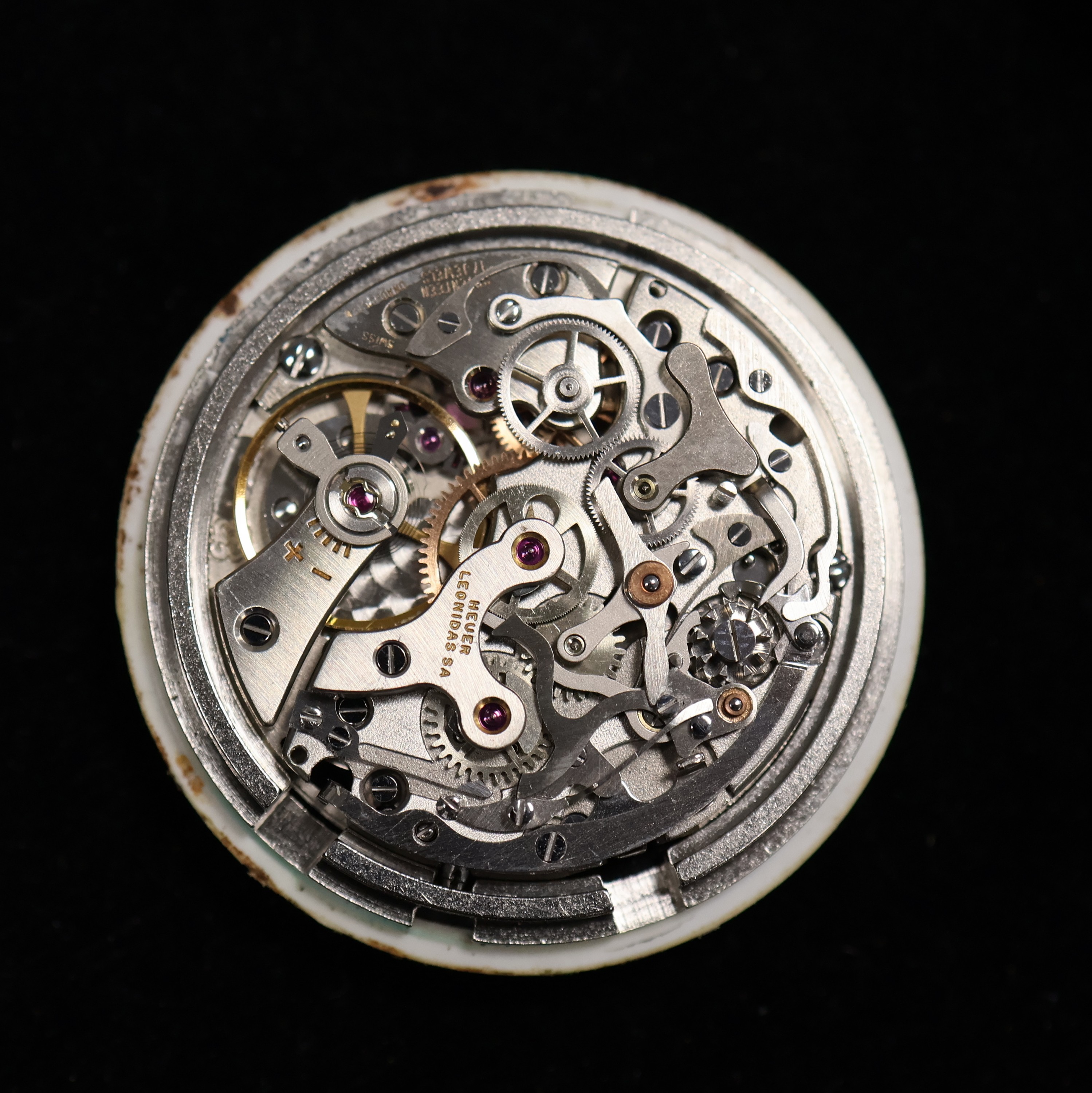 Detail f: HEUER 3H Flieger-Schaltradchronograph mit Flyback, Schweiz um 1970, Handaufzug, mattiertes Geh. 4-fach verschr., Boden m. Versorgungsnummer ...