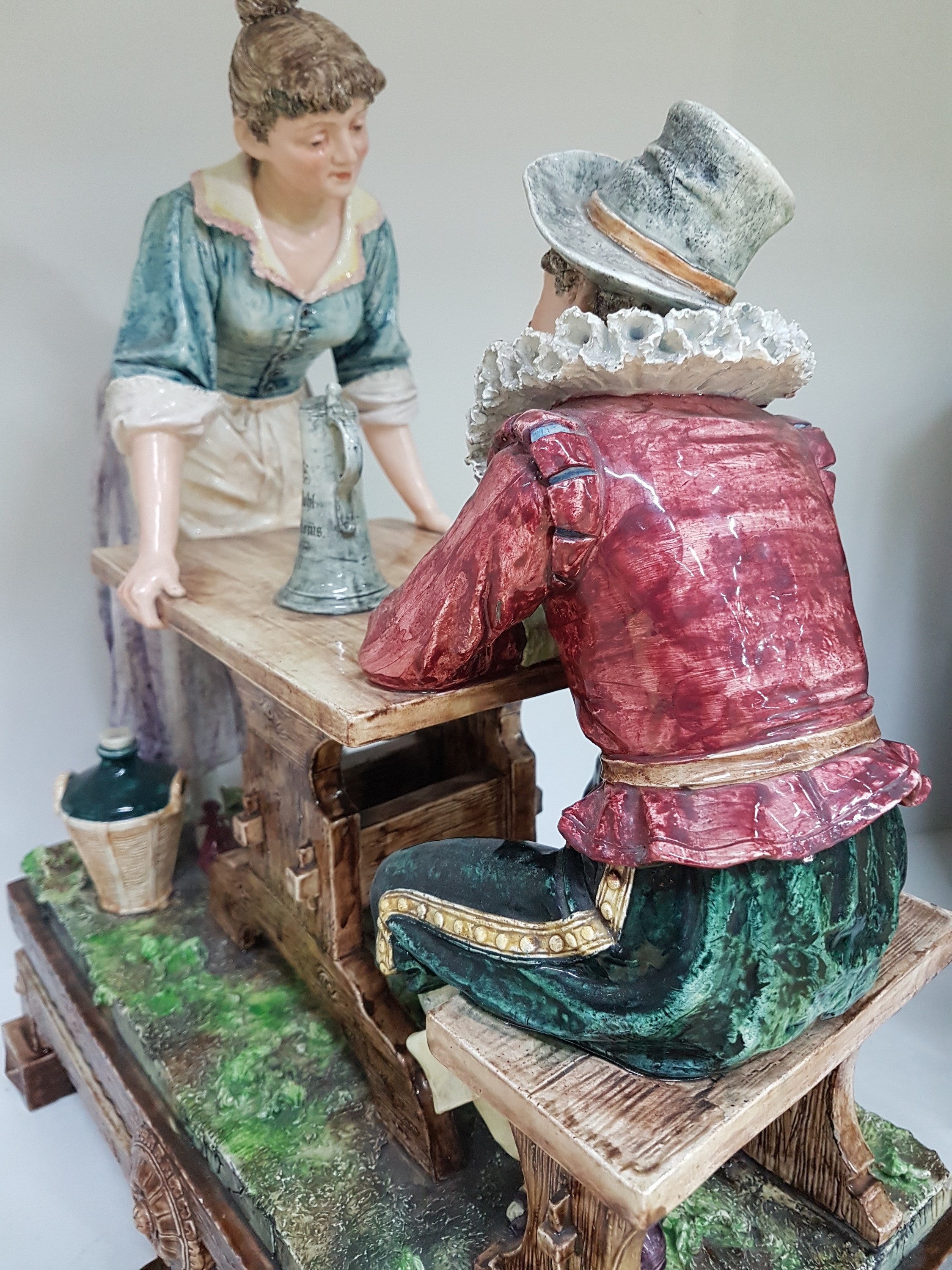 Detail h: Große Keramikgruppe/Figurengruppe, wohl Wilhelm Schiller Bodenbach, um 1900, Wirtshausgruppe, vollplastische Darstellung, altersbedingt bestoßen, ...