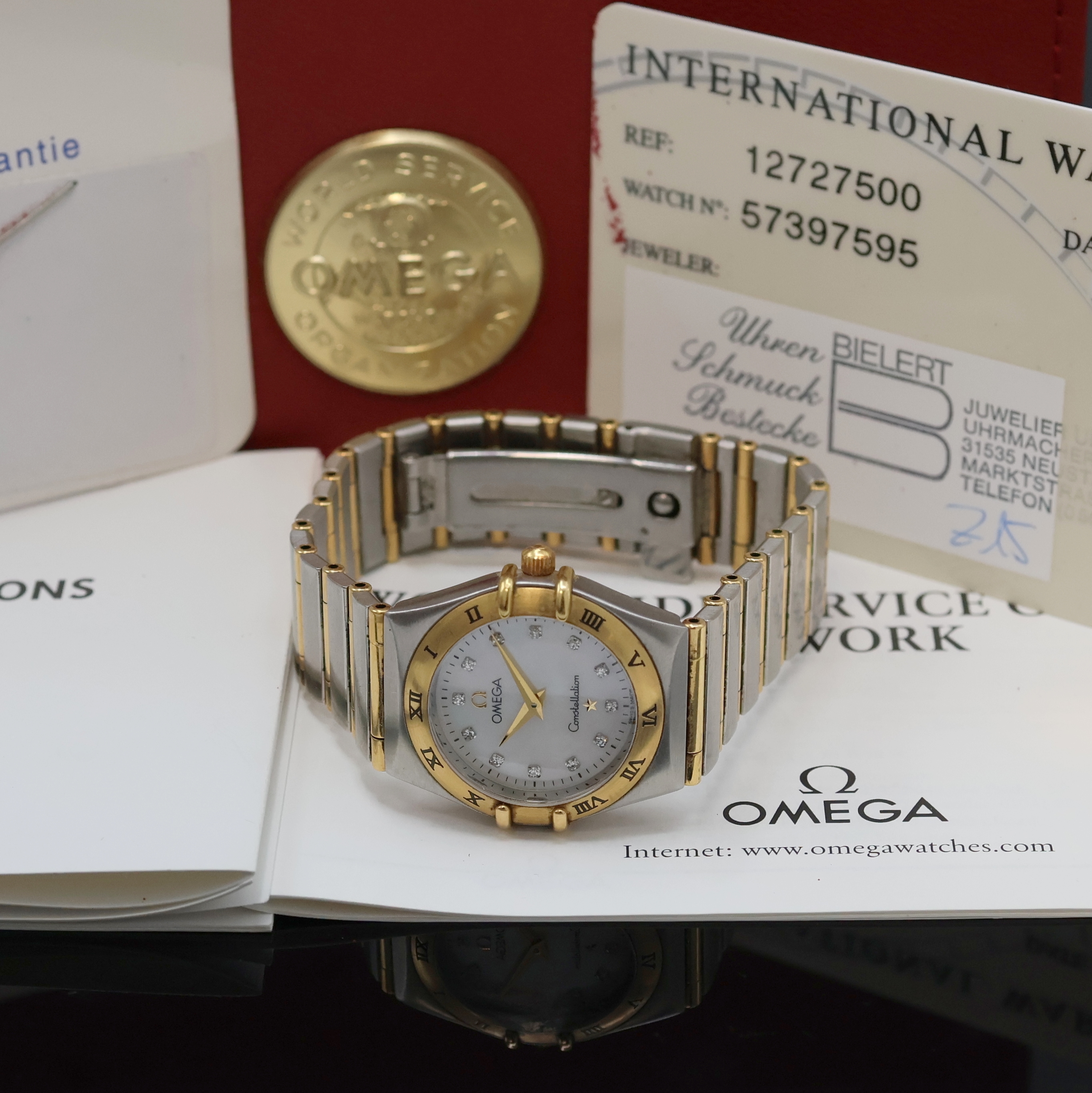 OMEGA Constellation Damenarmbanduhr in Stahl/ Gold Referenz 1272.75.00, Schweiz verk. lt. Pap. am 07/2001, quarz, Boden m. Darst. Sternwarte ...