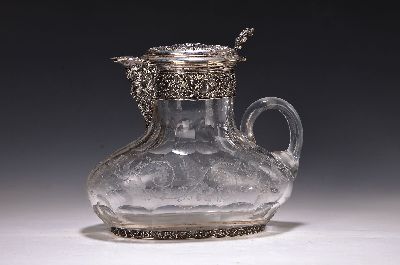 Image Weinkrug mit Silbermontur, deutsch, Ende 19. Jh., 800er, Glaskorpus geschliffen, Dekor ...