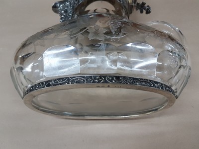 26953181f - Weinkrug mit Silbermontur, deutsch, Ende 19. Jh., 800er, Glaskorpus geschliffen, Dekor ...