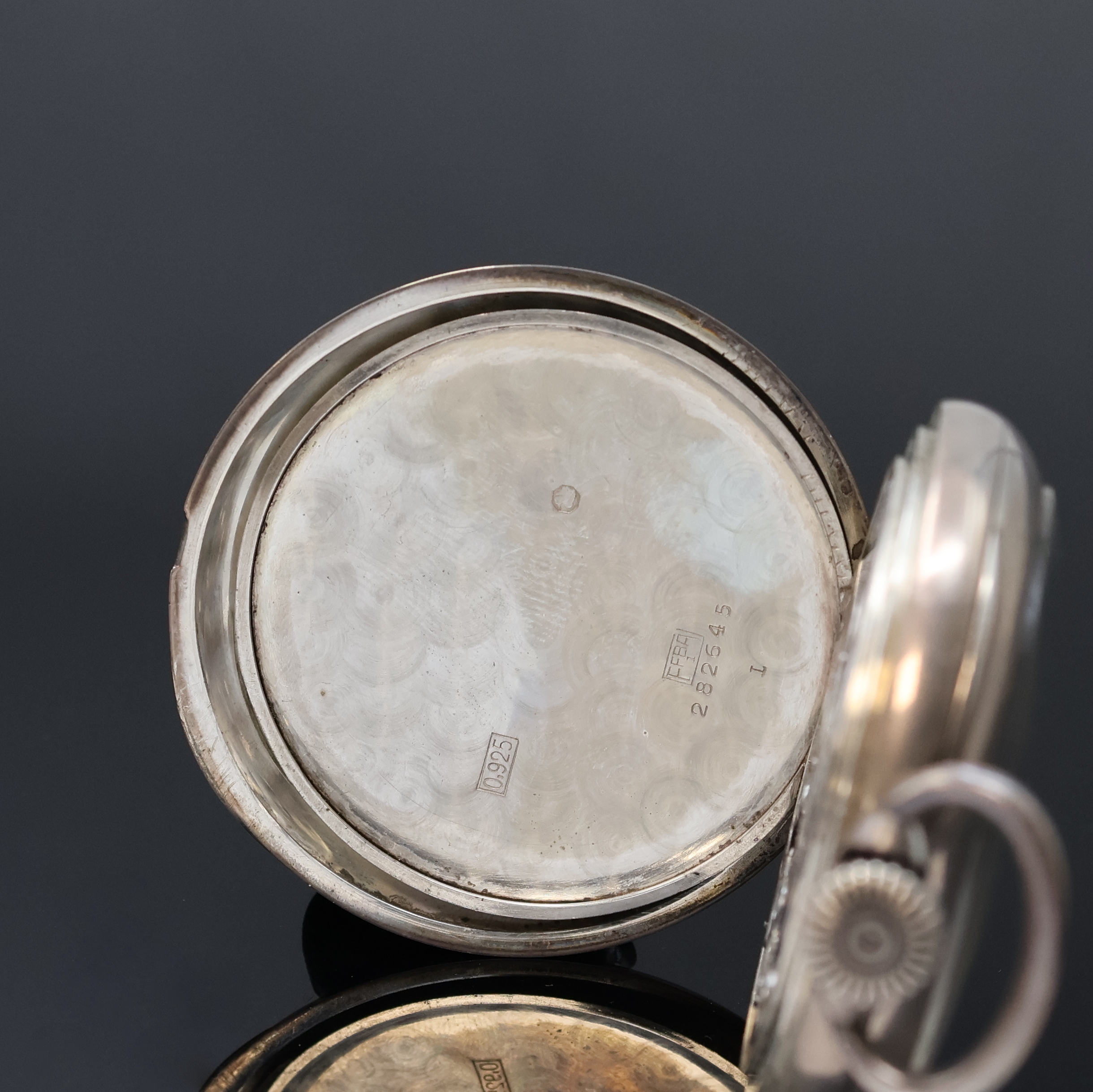 Detail d: VACHERON & CONSTANTIN große Beobachtungsuhr Kaliber 162 mit Gangreserveanzeige, Schweiz um 1945, glattes Sterlingsilber Scharniergeh., Glasrand ...