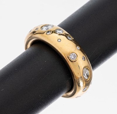 Image 26953229 - 18 kt Gold Diamant-Ring, GG 750/000, 21 Brillanten, 3 Diamant-Navettes und 6 8/8- ...