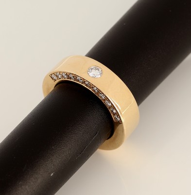 26953230a - 14 kt Gold ODENWALD Brillant-Ring, GG 585/000, mittig und vs. bes. mit 12 ...