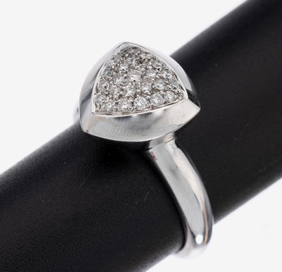 Image 26953237 - 18 kt Gold Brillant-Ring, WG 750/000, triangelf. Ringkopf bes. mit 25 Brillanten zus. ...