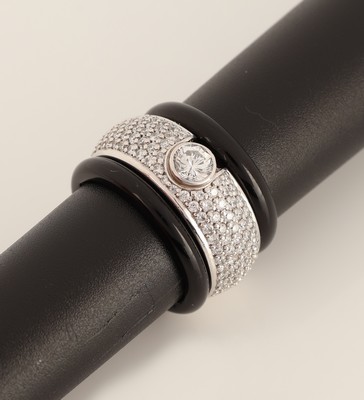 Image 18 kt Gold Brillant-Ring, WG 750/000, Brillanten zus. ca. 1.02 ct Weiß/si, RW 55, ...