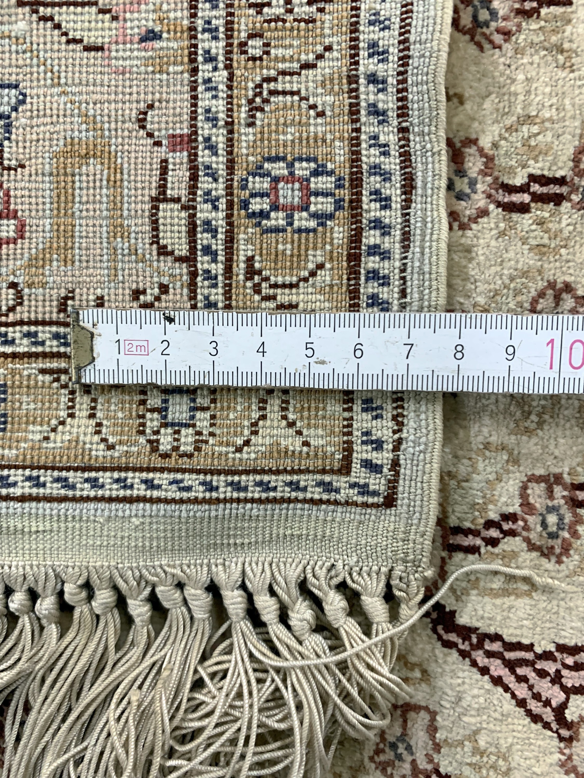 Detail e: Kayseri Seide, Türkei, Mitte 20.Jhd, reine Naturseide, ca. 140 x 93 cm, EHZ: 2
