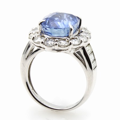26953957b - Ring mit Ceylon-Saphir und Brillanten, 900er Platin, Saphir ca. 7.79 ct (unerhitzte ...