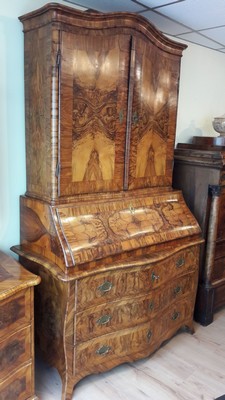 26953965i - Barock-Sekretär/Tabernakel, um 1740/50, Nußbaumfurnier, dreischübige ...