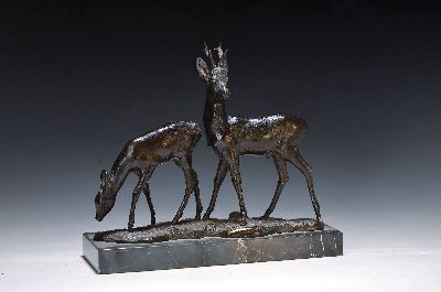 Image Fritz Heidenreich, 1895 Mehring - 1966 Selb, Bronzefigur/Figurengruppe, Rehbock und ...
