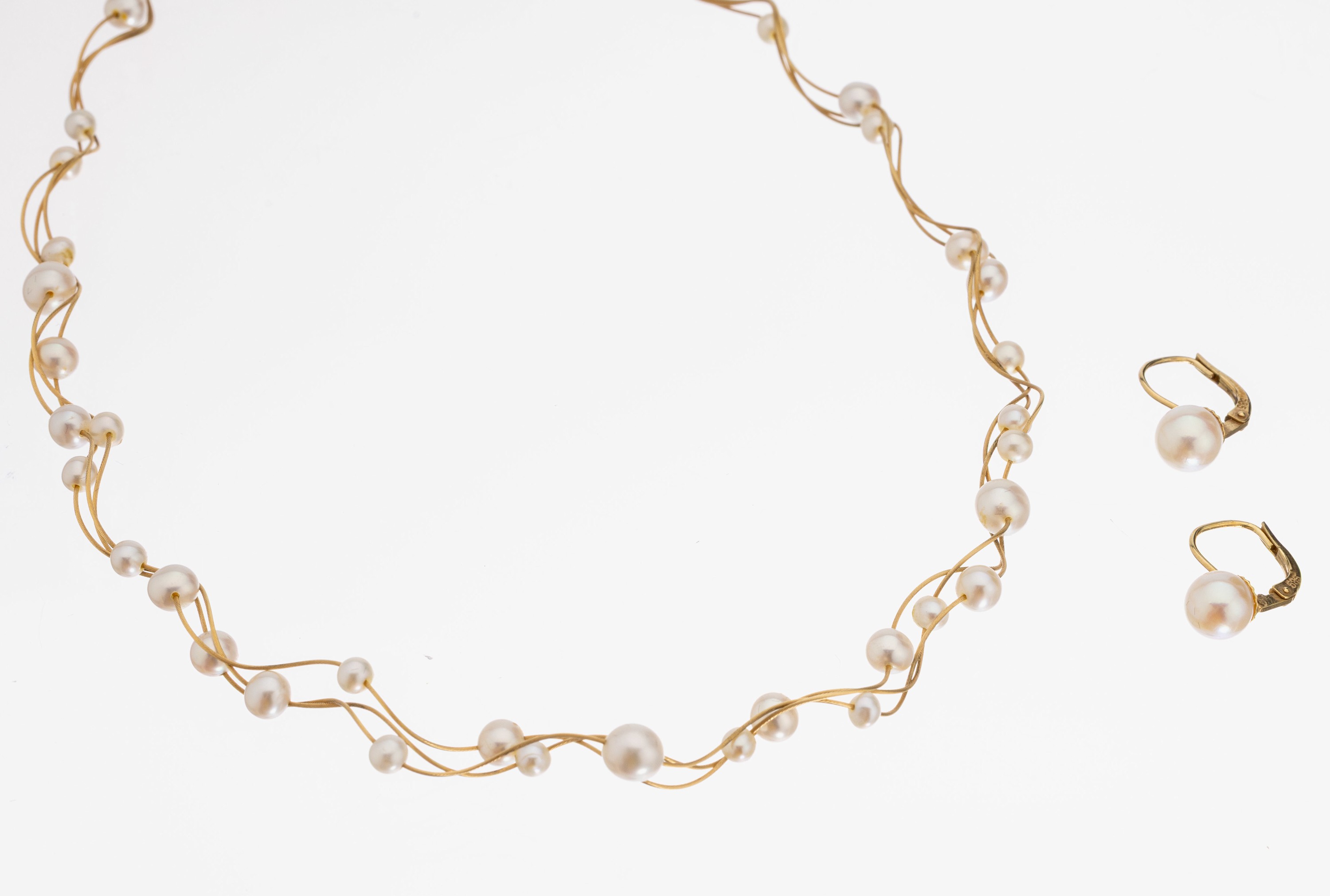 Detail a: 18 kt Gold Zuchtperl-Collier, GG 585/000, filigrane Golddrähte, geschwungen gearbeitet, bes. mit Zuchtperlen, L. ca. 40 cm, Karabinerschließe, ...