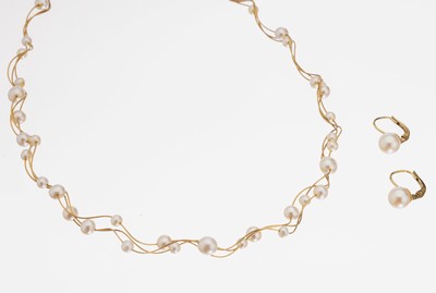 26954346a - 18 kt Gold Zuchtperl-Collier, GG 585/000, filigrane Golddrähte, geschwungen ...
