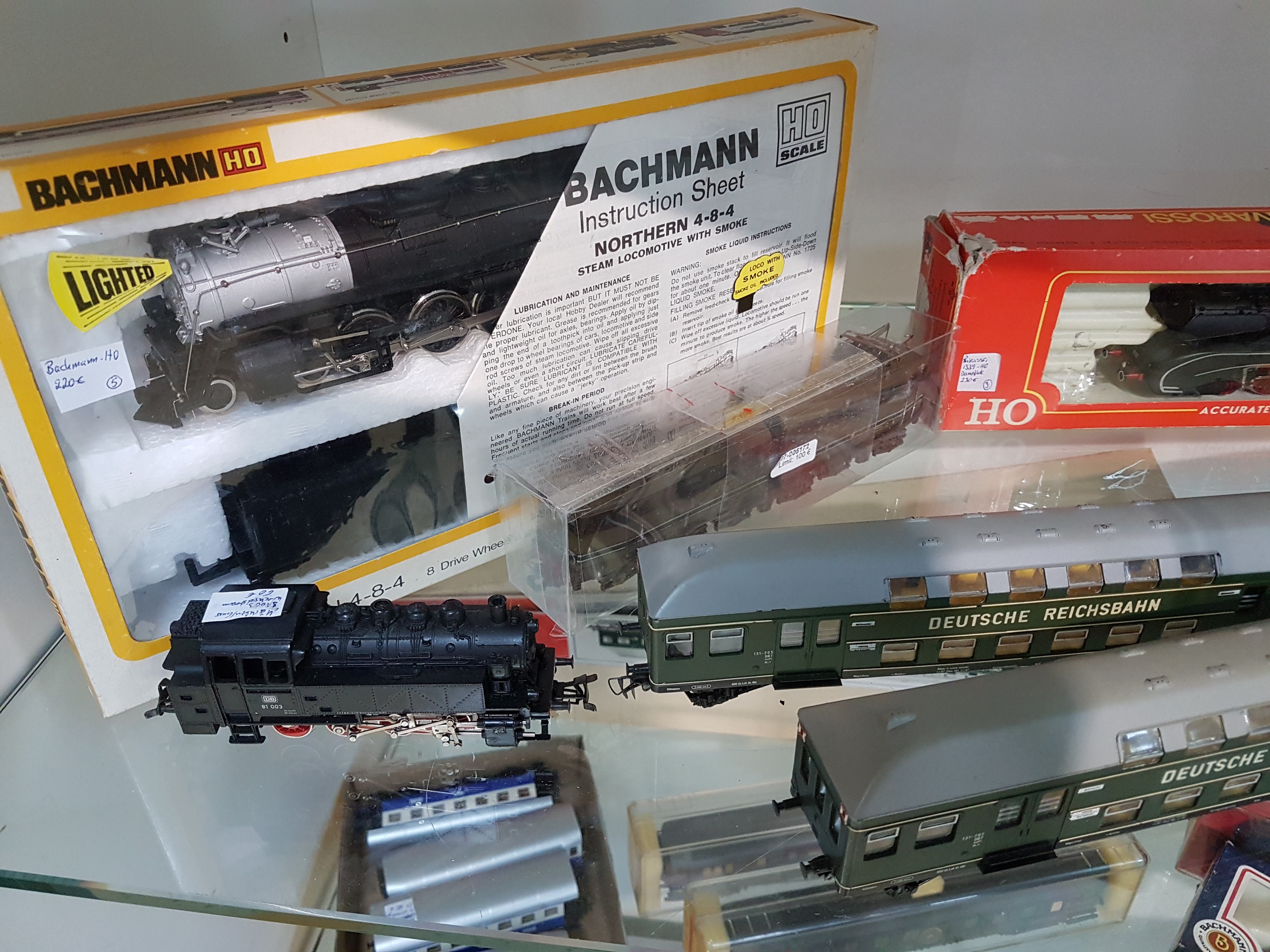 Detail a: Konvolut Modelleisenbahnen Spur H0, Trix, Bachmann, Märklin u.a., Trix: 046852, 046854, 3332, 2x 3733, 3734; Bachmann Set Galaxy EZ-Track-System ...