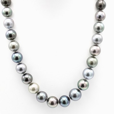 26954995a - Tahitizuchtperlcollier mit Schmuckschließe, Kugelschl. WG 585/000, z.T. matt., ...