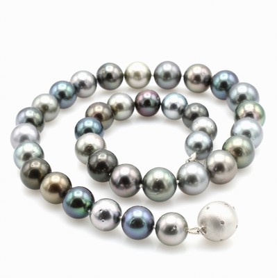 26954995b - Tahitizuchtperlcollier mit Schmuckschließe, Kugelschl. WG 585/000, z.T. matt., ...