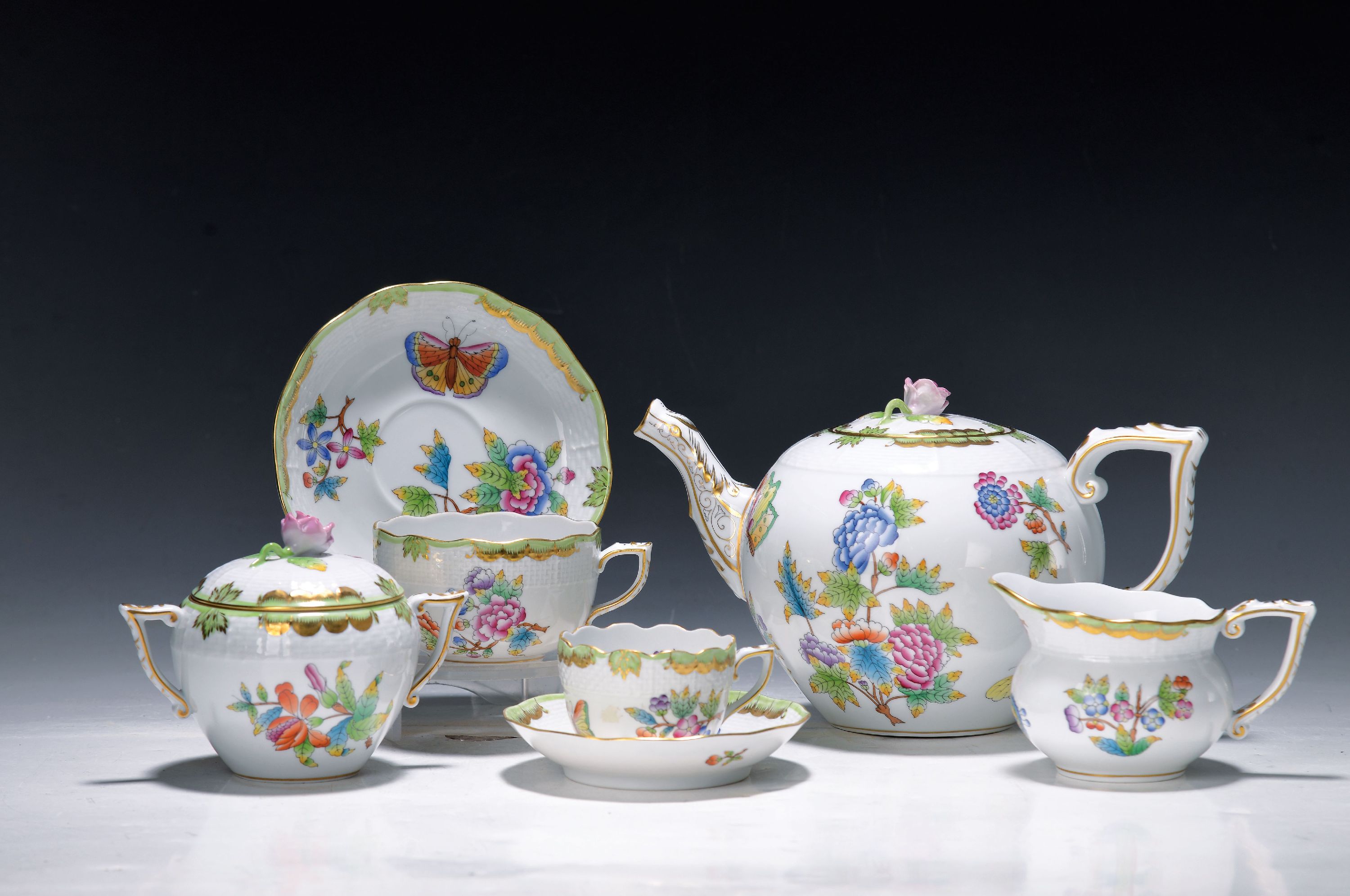 Image 26955083 - Teeservice, Herend Ungarn, Dekor Viktoria, kleine und große Teekanne, zwei ...