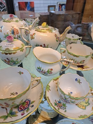 26955083a - Teeservice, Herend Ungarn, Dekor Viktoria, kleine und große Teekanne, zwei ...