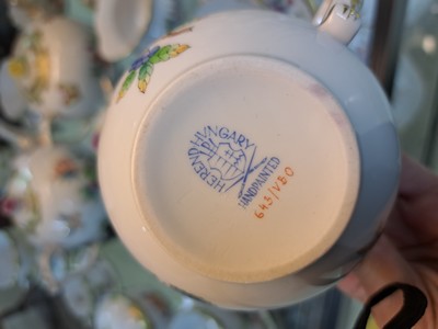 26955083f - Teeservice, Herend Ungarn, Dekor Viktoria, kleine und große Teekanne, zwei ...