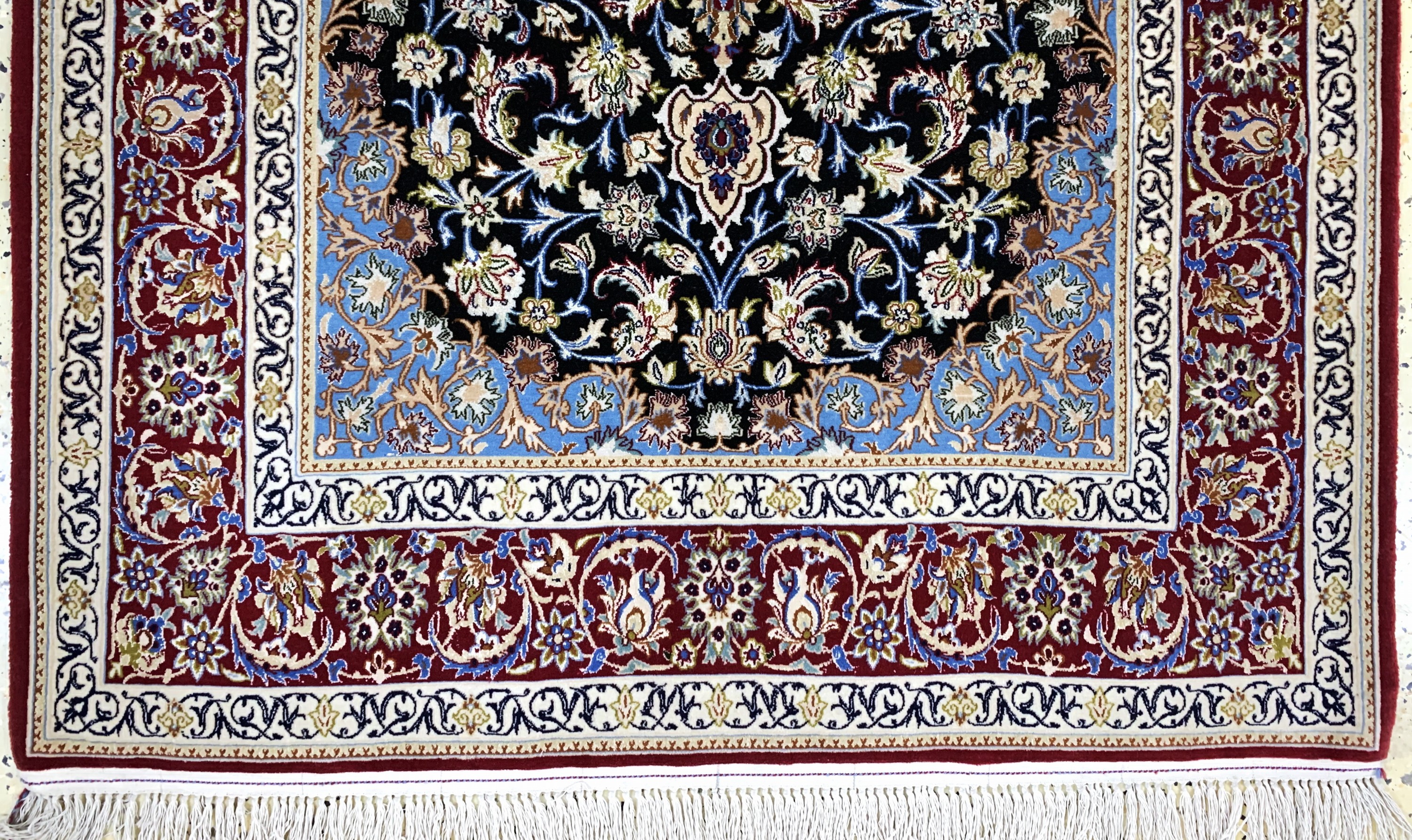 Detail c: Esfahan fein, Persien, Mitte 20.Jhd, Korkwolle mit und auf Seide, ca. 175 x 108 cm,ca. 1,0 Mio. Kn/qm, EHZ: 1-2