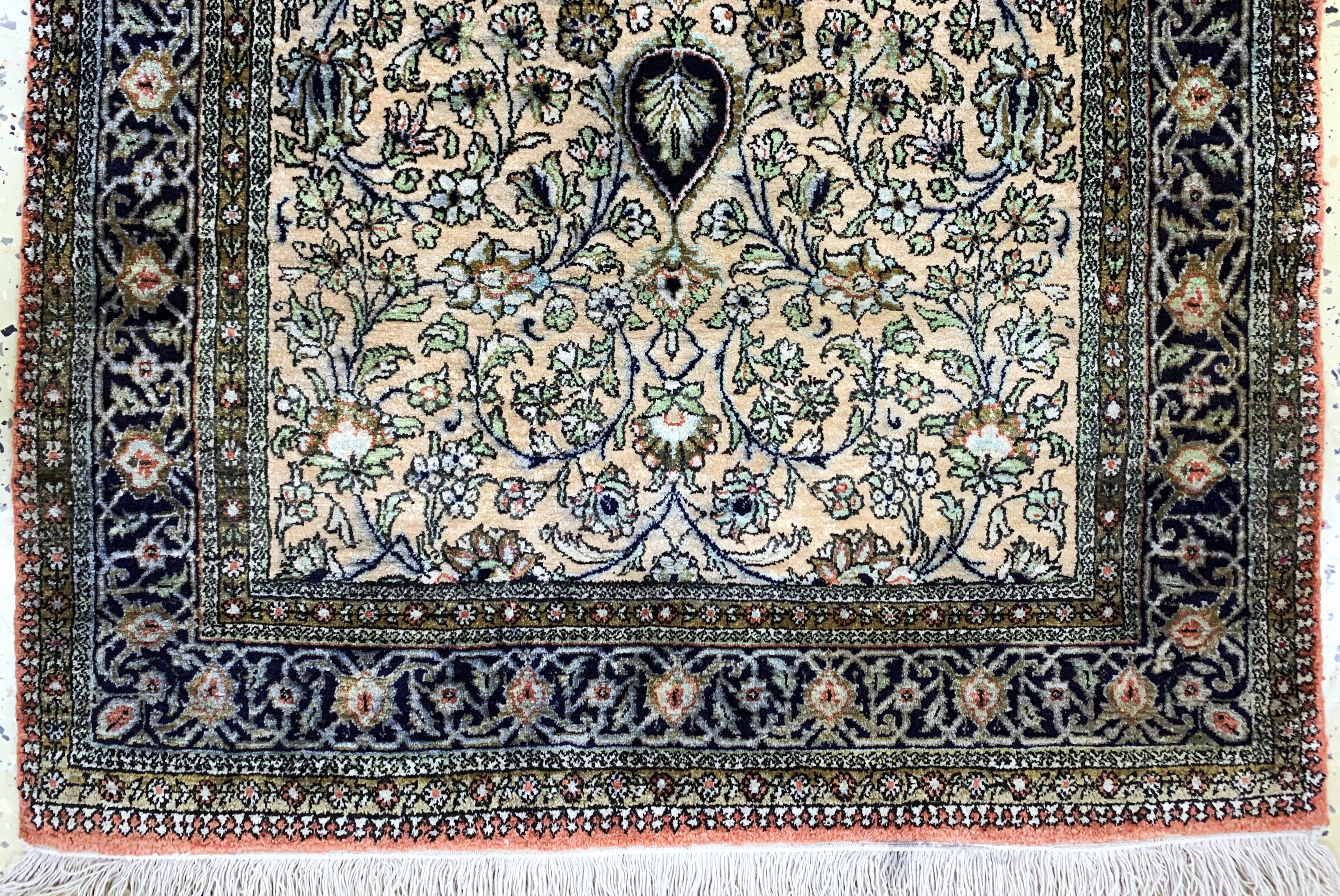 Detail c: Ghom Seide, Persien, Mitte 20.Jhd, reine Naturseide, ca. 151 x 81 cm, verfärbt, EHZ: 2