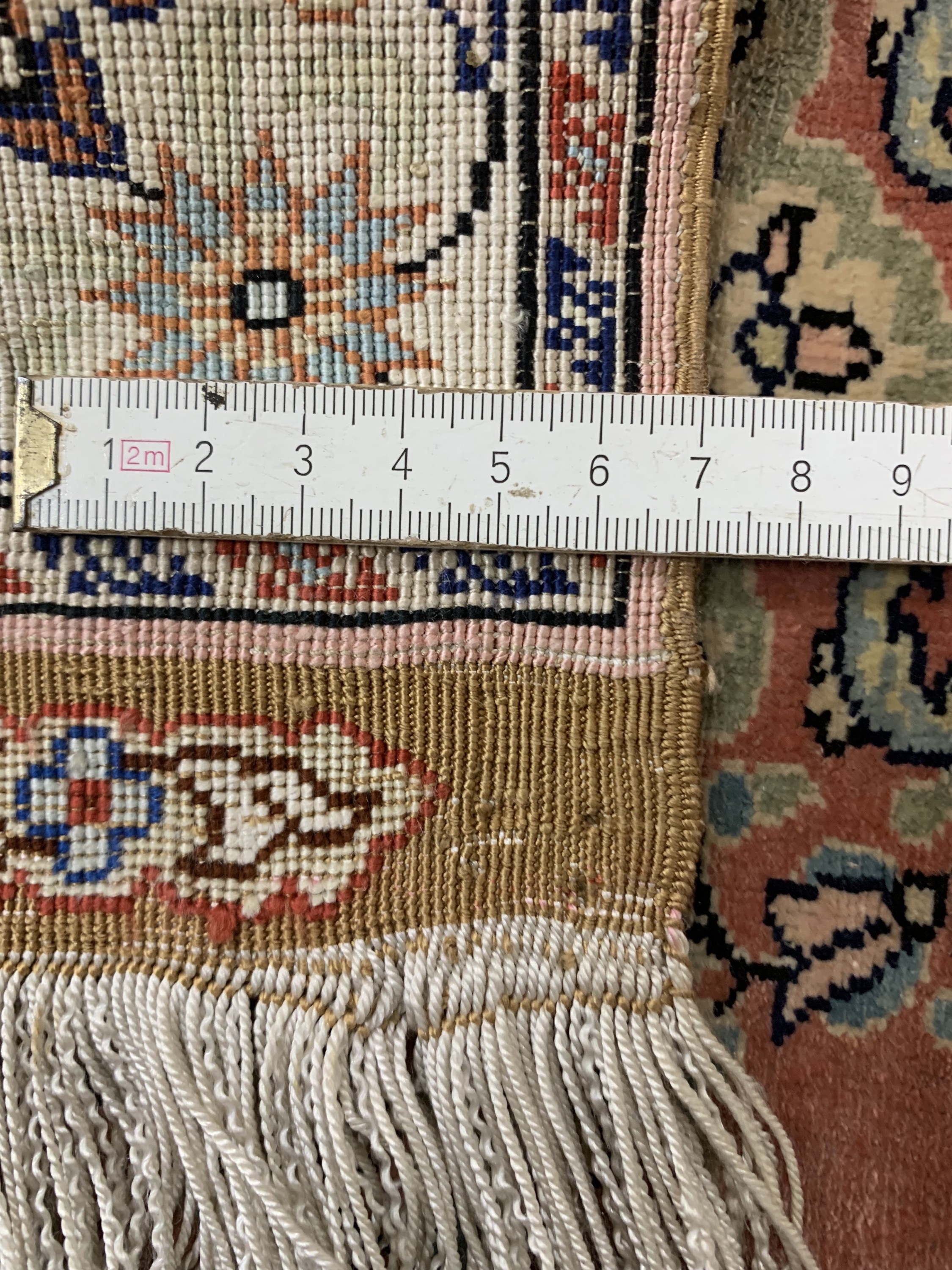 Detail d: Kayseri Seide, Türkei, Mitte 20.Jhd, reine Naturseide, ca. 118 x 44 cm, Reinigungsbedürftig, EHZ: 2
