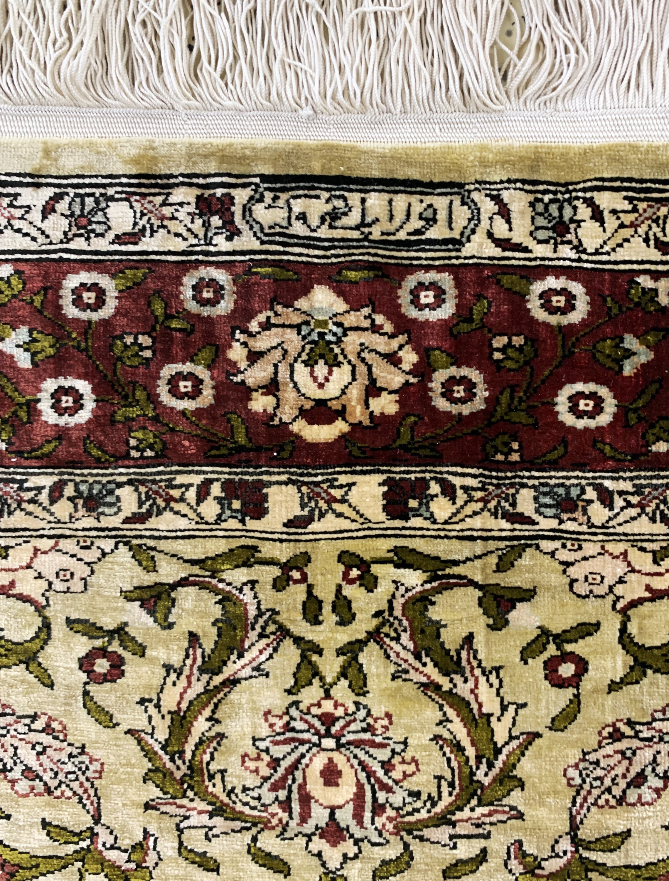 Detail d: Hereke Seide fein Türkei, signiert"Özipek",Mitte 20.Jhd, reine Naturseide, ca. 85 x 63 cm, ca. 1,0 Mio. Kn/qm, EHZ: 1-2
