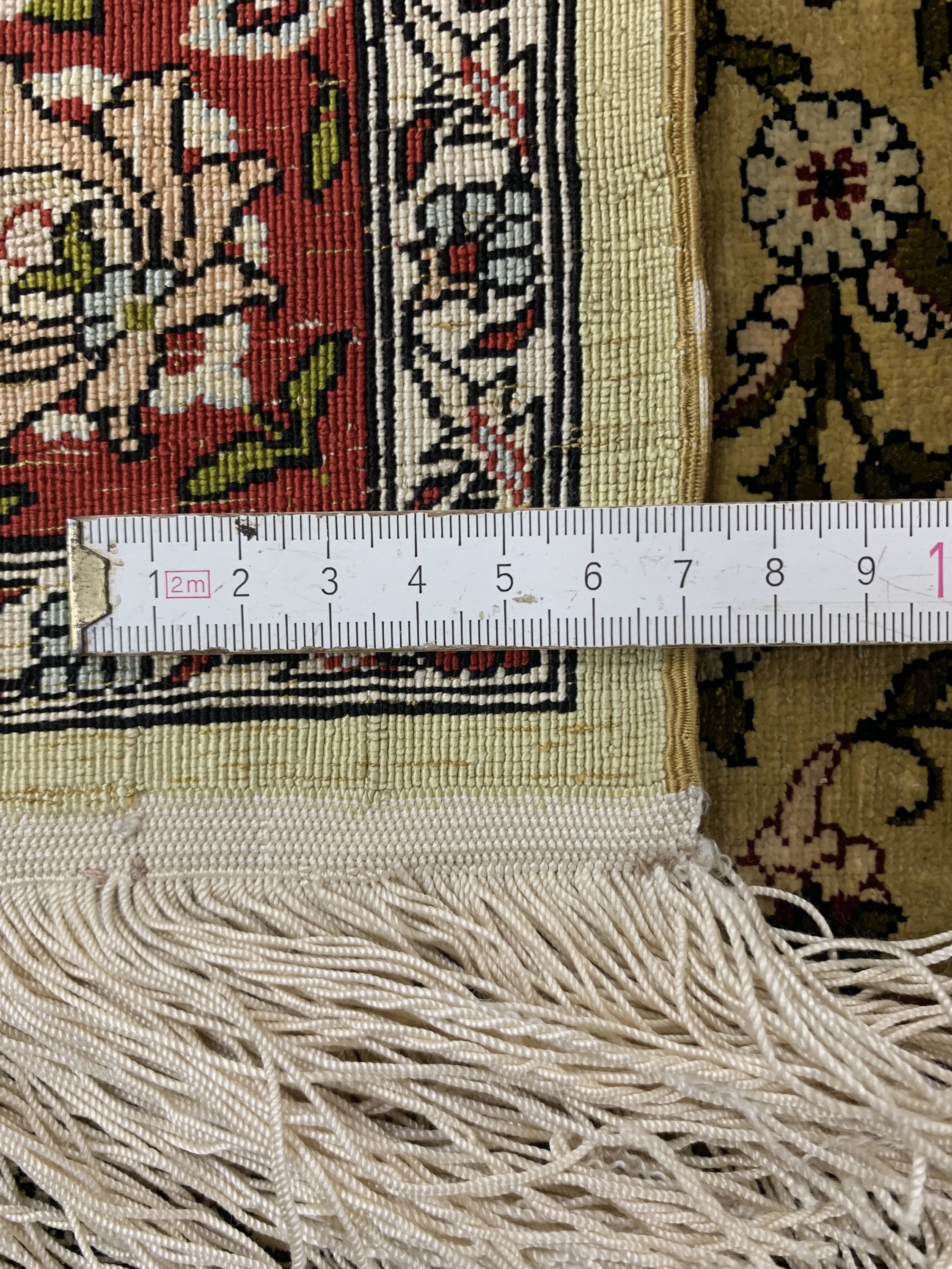 Detail f: Hereke Seide fein Türkei, signiert"Özipek",Mitte 20.Jhd, reine Naturseide, ca. 85 x 63 cm, ca. 1,0 Mio. Kn/qm, EHZ: 1-2