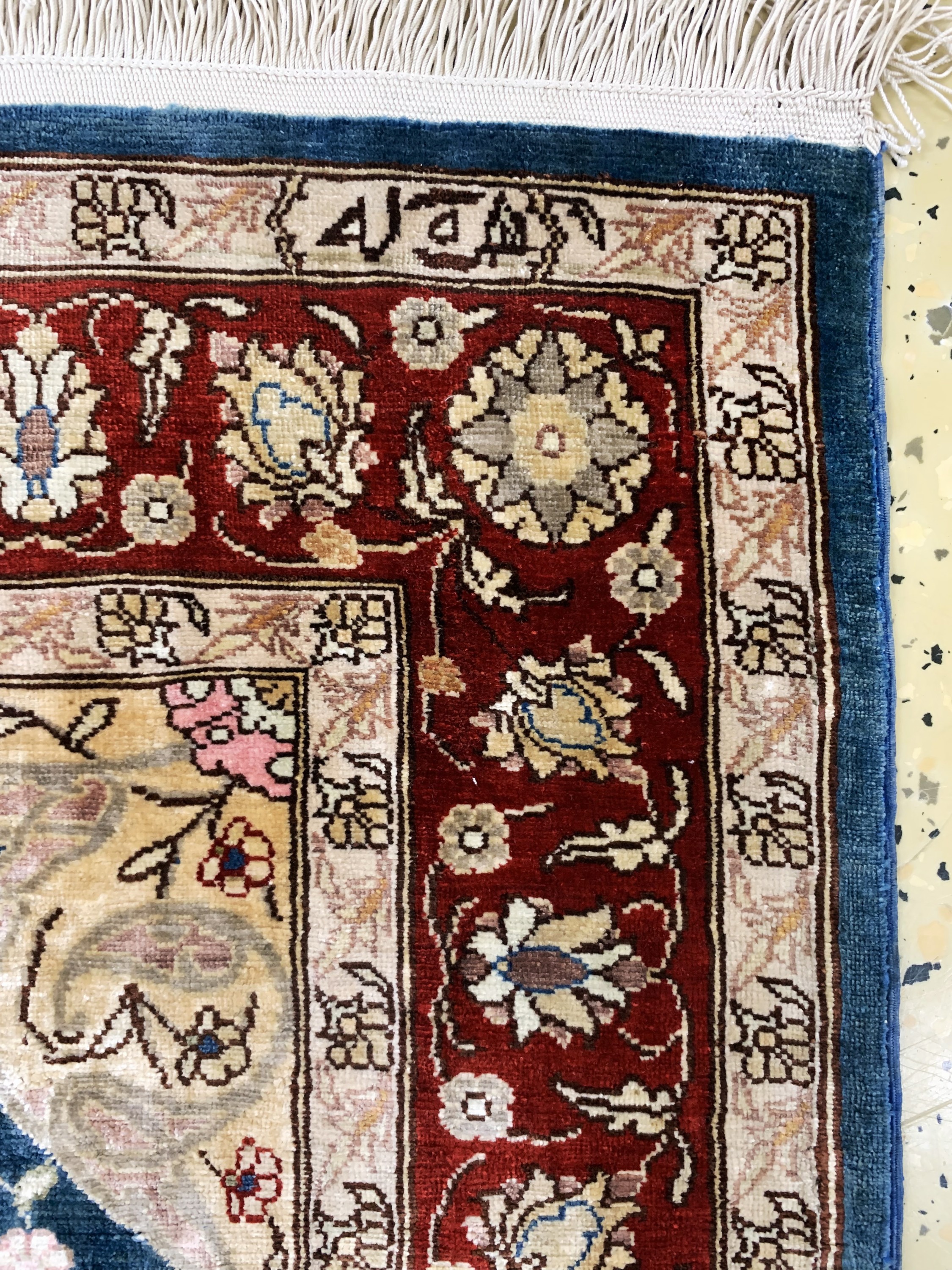 Detail d: Hereke Seide fein signiert, Türkei, Mitte 20.Jhd, reine Naturseide, ca. 79 x 54 cm, ca. 1,0 Mio. Kn/qm, EHZ: 1-2