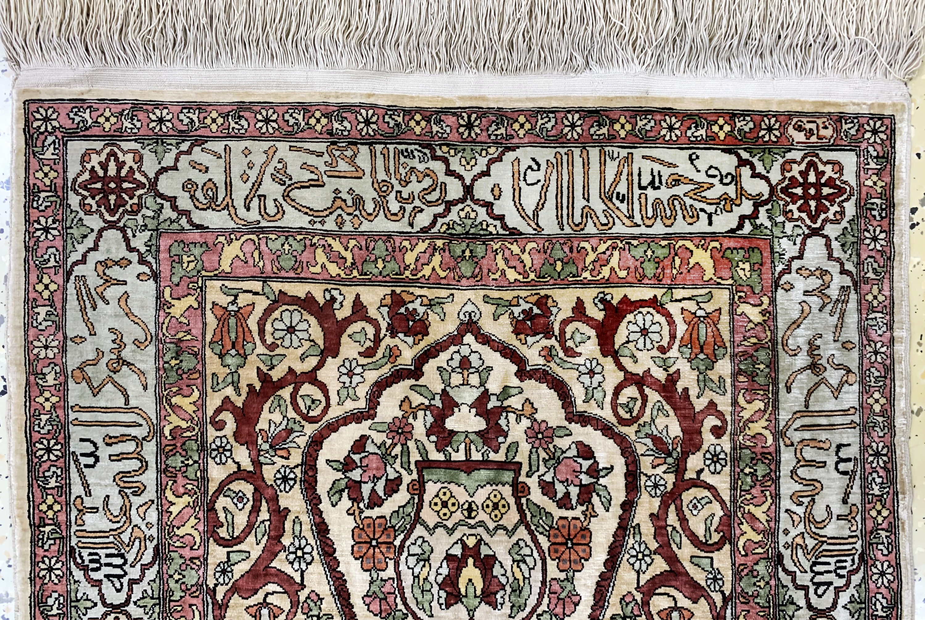 Detail a: Hereke Seide fein signiert, Türkei, Anfang 20.Jhd, reine Naturseide, ca. 91 x 61 cm, ca. 1,0 Mio. Kn/qm, EHZ: 2