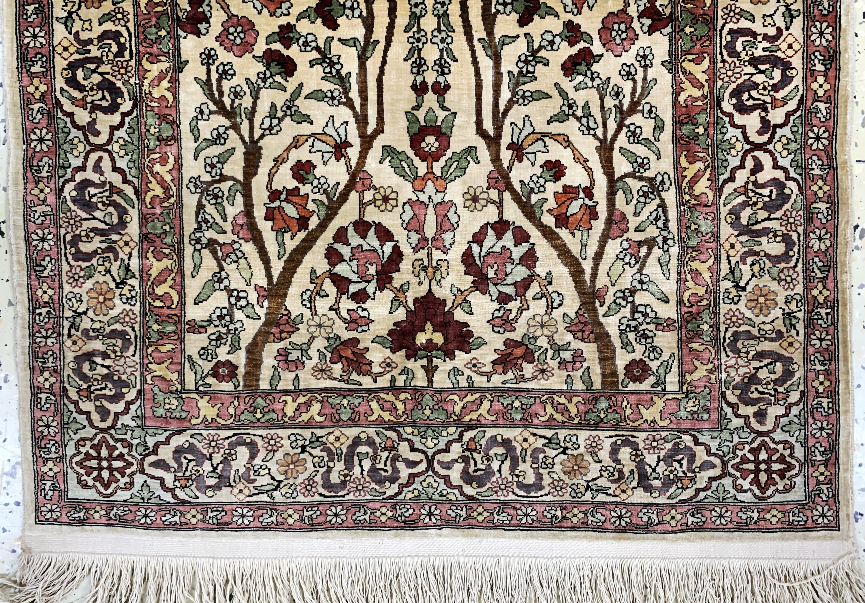 Detail c: Hereke Seide fein signiert, Türkei, Anfang 20.Jhd, reine Naturseide, ca. 91 x 61 cm, ca. 1,0 Mio. Kn/qm, EHZ: 2