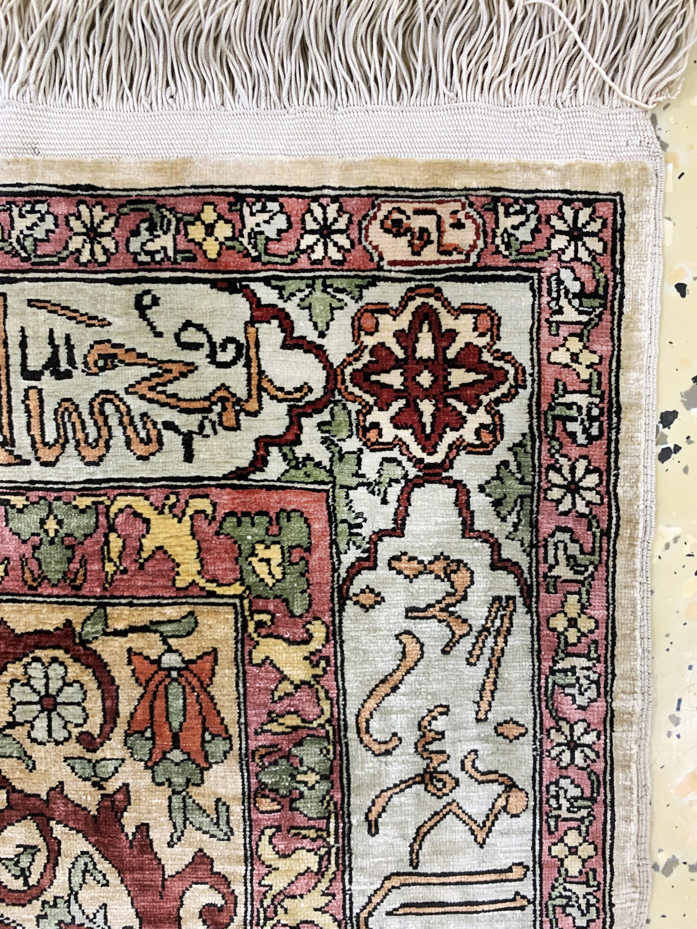 Detail d: Hereke Seide fein signiert, Türkei, Anfang 20.Jhd, reine Naturseide, ca. 91 x 61 cm, ca. 1,0 Mio. Kn/qm, EHZ: 2