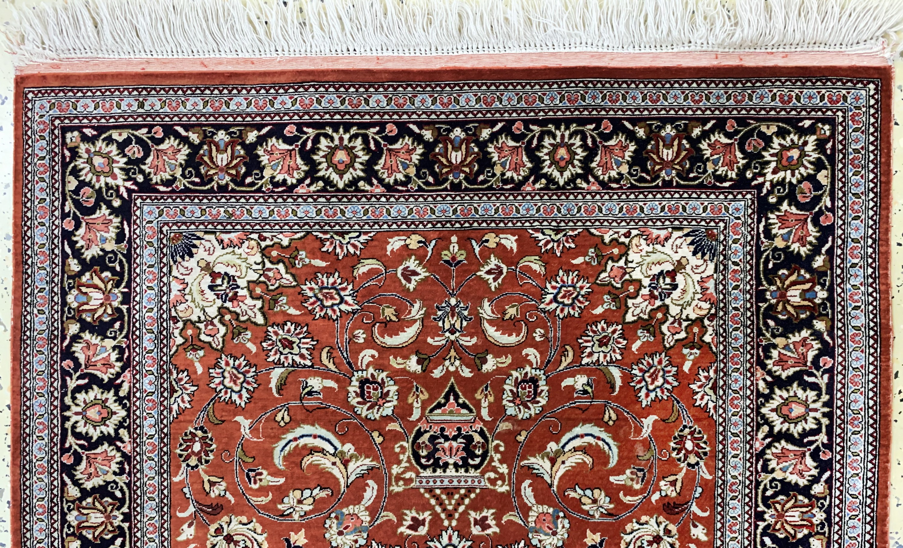 Detail a: Ghom Seide fein, Persien, Ende 20.Jhd, reine Naturseide, ca. 113 x 77 cm, ca. 1,0 Mio. Kn/qm, EHZ: 1-2