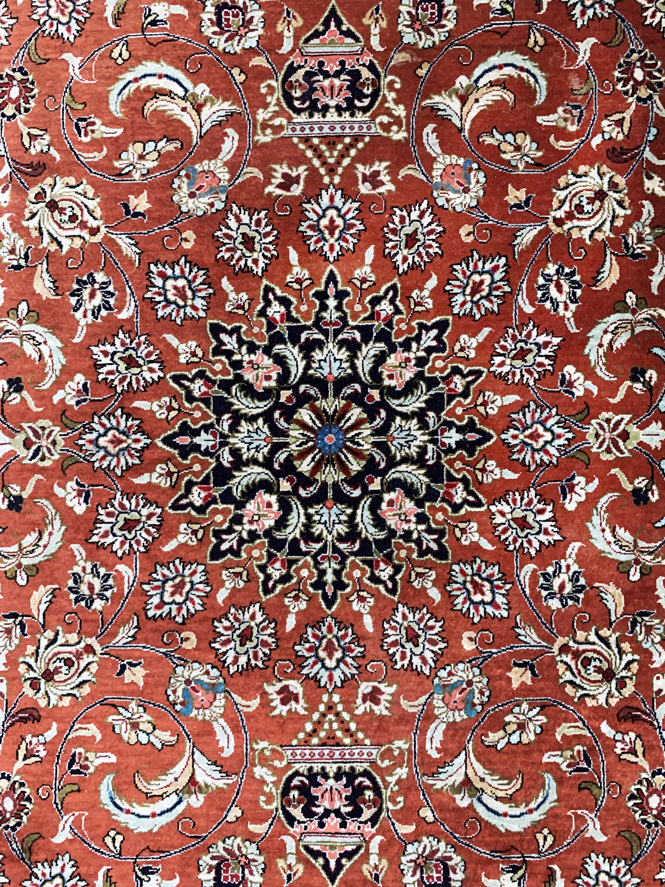 Detail b: Ghom Seide fein, Persien, Ende 20.Jhd, reine Naturseide, ca. 113 x 77 cm, ca. 1,0 Mio. Kn/qm, EHZ: 1-2