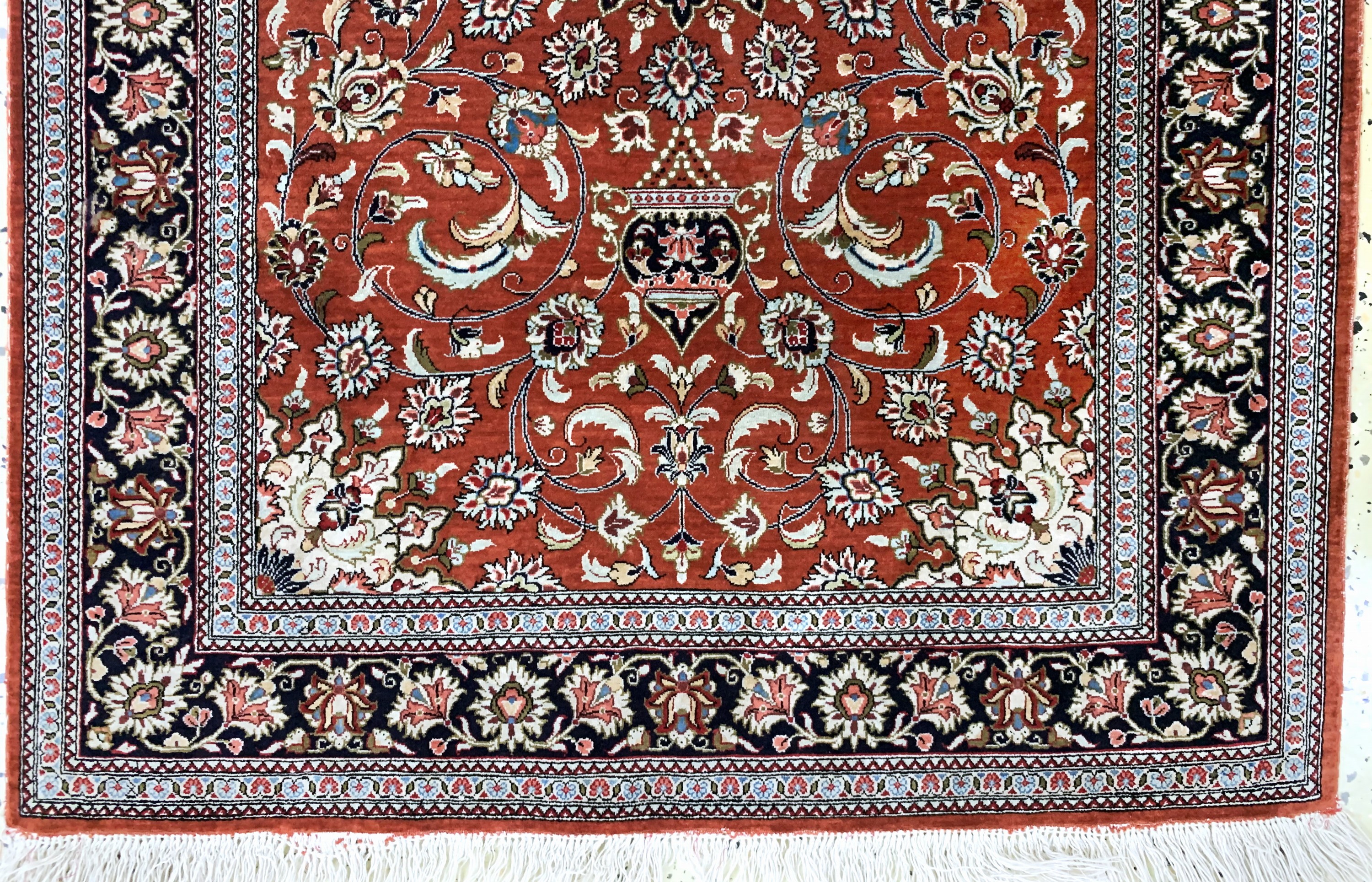 Detail c: Ghom Seide fein, Persien, Ende 20.Jhd, reine Naturseide, ca. 113 x 77 cm, ca. 1,0 Mio. Kn/qm, EHZ: 1-2