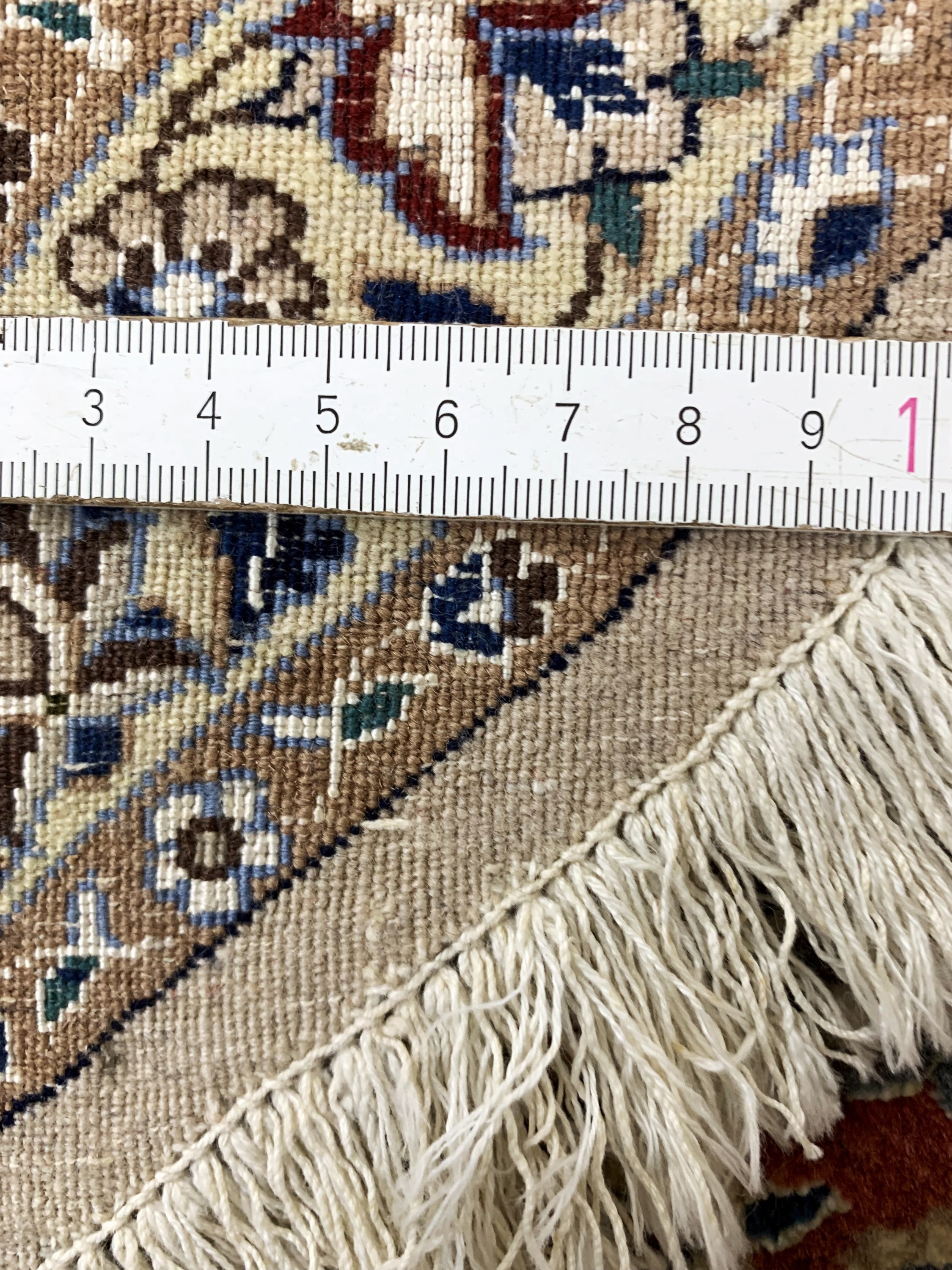 Detail d: Nain fein(6 La), Persien, Mitte 20.Jhd, Korkwolle mit Seide, Durchmesser: ca. 80 cm, ca. 1,0 Mio. Kn/qm, EHZ: 1-2