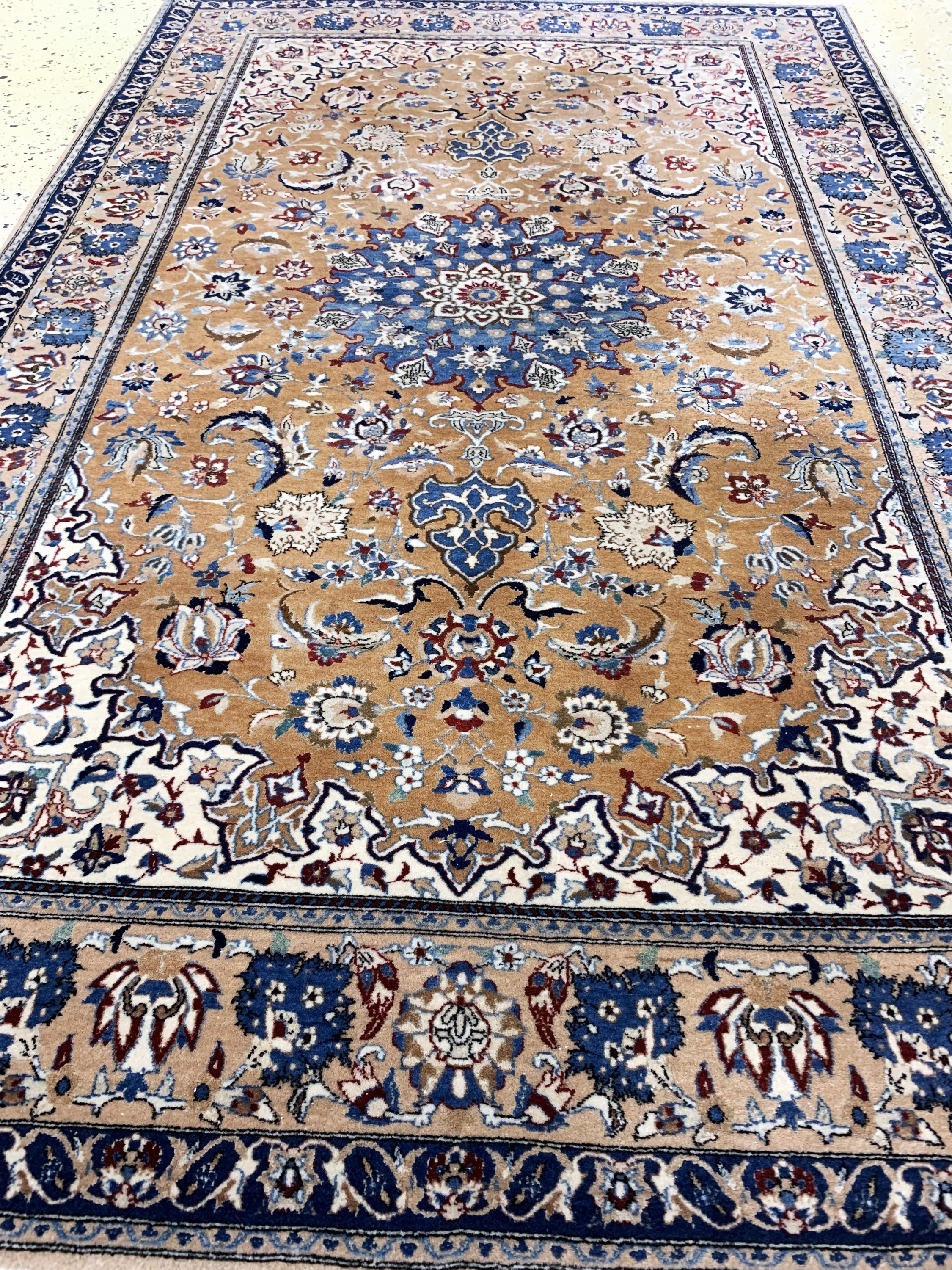 Detail d: Nain fein(6 La), Persien, Mitte 20.Jhd, Korkwolle mit Seide, ca. 169 x 106 cm, ca. 1,0Mio. Kn/qm, EHZ: 2