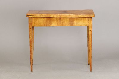 Image 26955161 - Spieltisch, Biedermeier, um 1830, Kirschbaumfurnier, z.T. massiv Platte aufklappbar, ca. ...