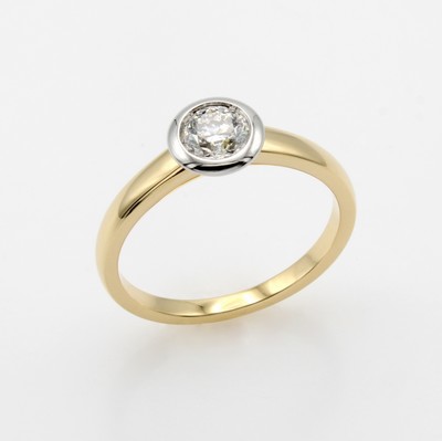 Image Ring mit Brillantsolitär, GG/WG 750/000, Brill. ca. 0.50 ct Weiß/si, RW ca. 55