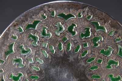 26955295b - 7 Servier/Geschirrteile, Silver overlay, 20. Jh., zwei Untersetzer grünes u. gelbes ...
