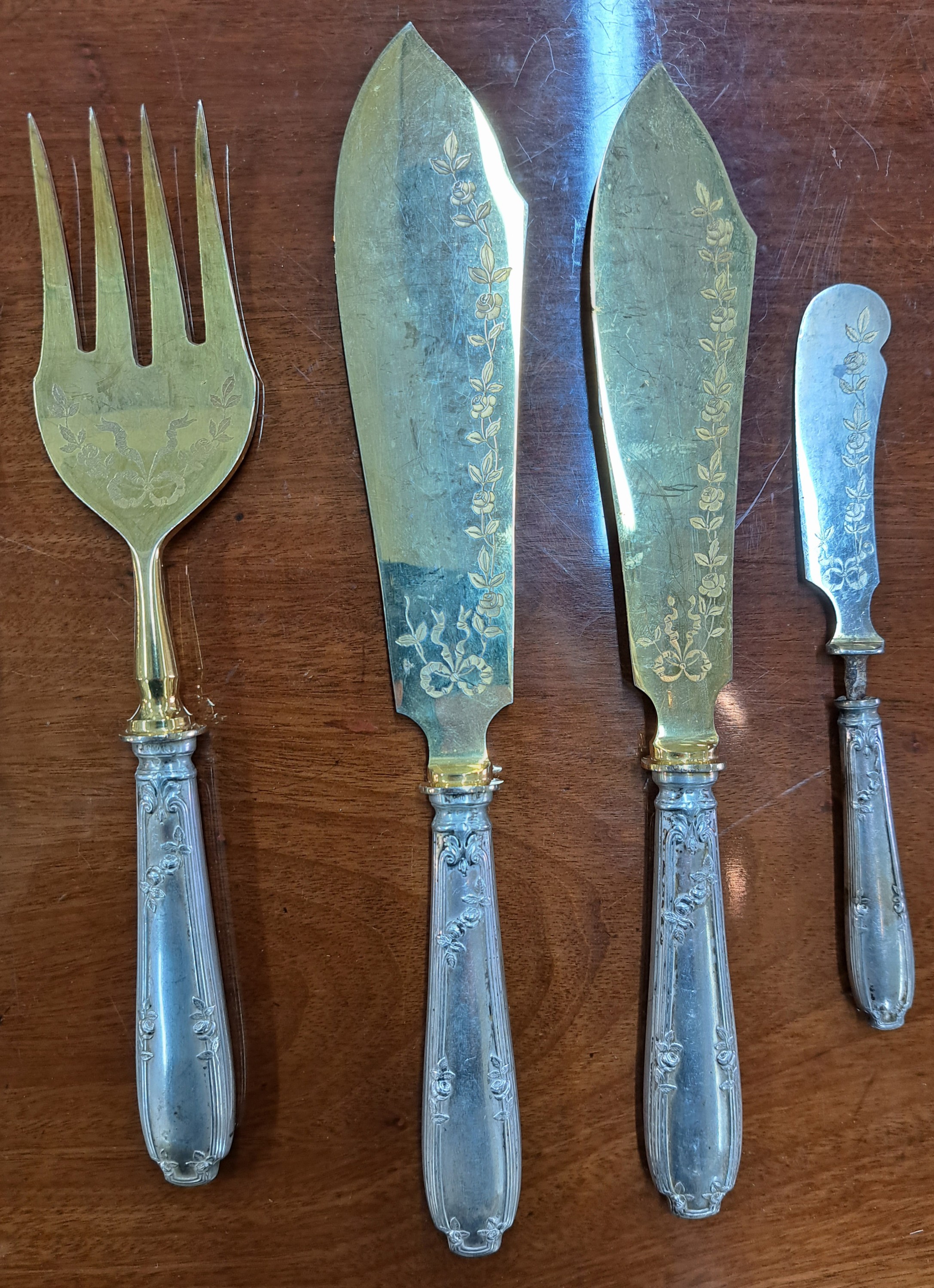 Detail a: Besteckteile, Koch & Bergfeld, um 1900, 800er Aufsätze vergoldet, 2 tlg. Salatbesteck mit Horneinsätzen, 2 tlg Fischvorlegebesteck, Tortenmesser, ...