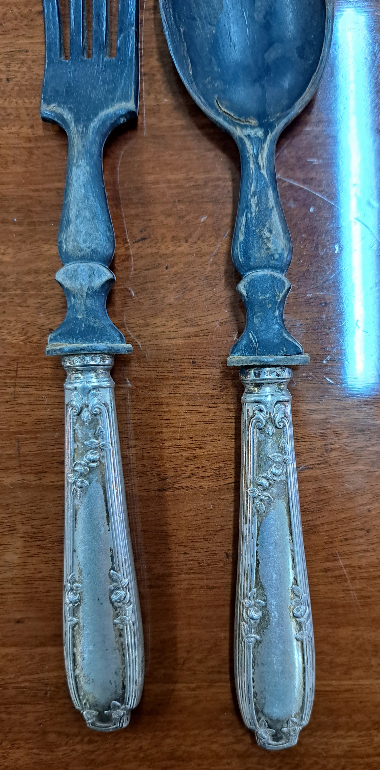 Detail g: Besteckteile, Koch & Bergfeld, um 1900, 800er Aufsätze vergoldet, 2 tlg. Salatbesteck mit Horneinsätzen, 2 tlg Fischvorlegebesteck, Tortenmesser, ...
