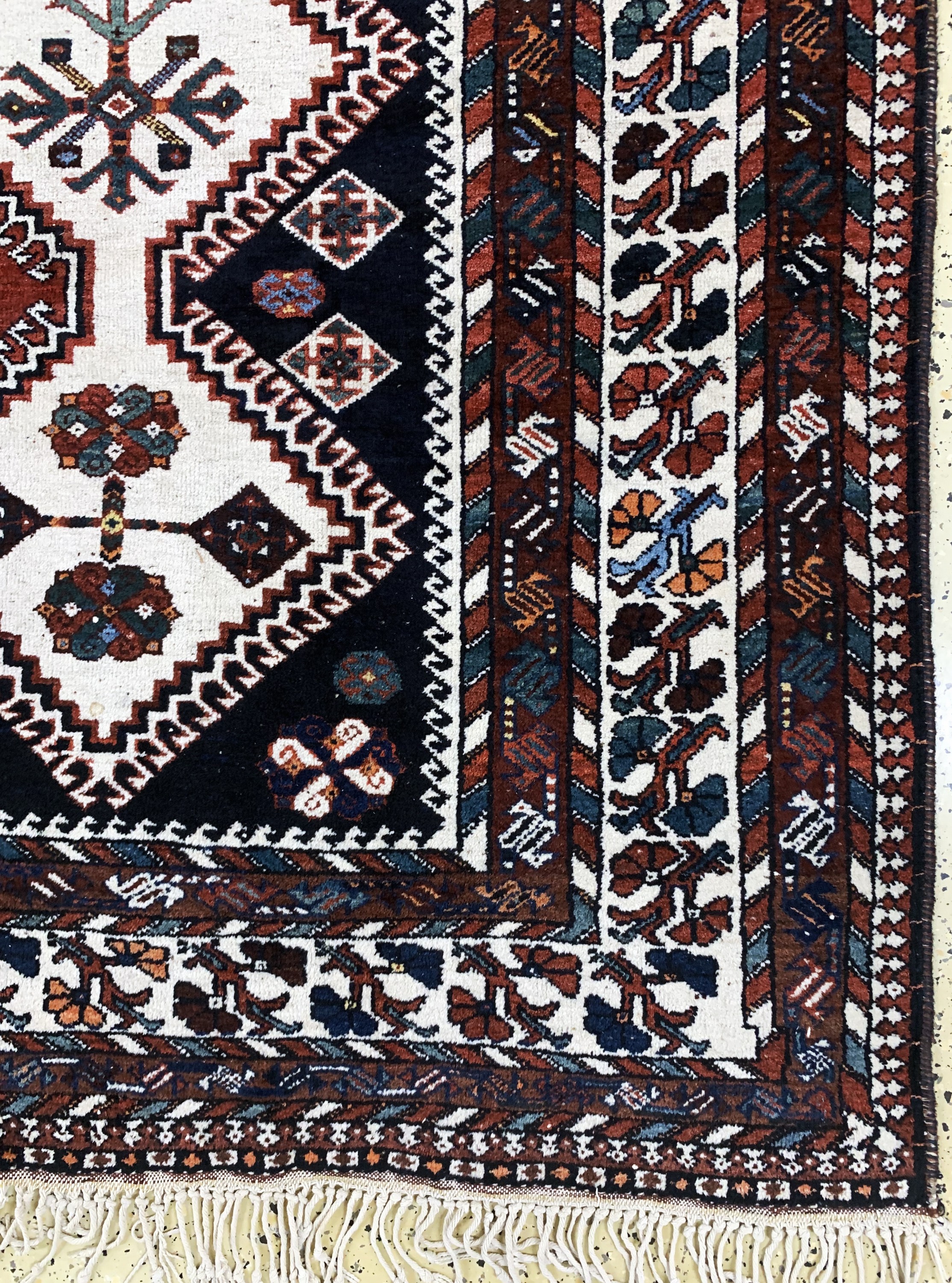 Detail a: Luri, Persien, Mitte 20.Jhd, Wolle auf Baumwolle, ca. 305 x 207 cm, EHZ: 3