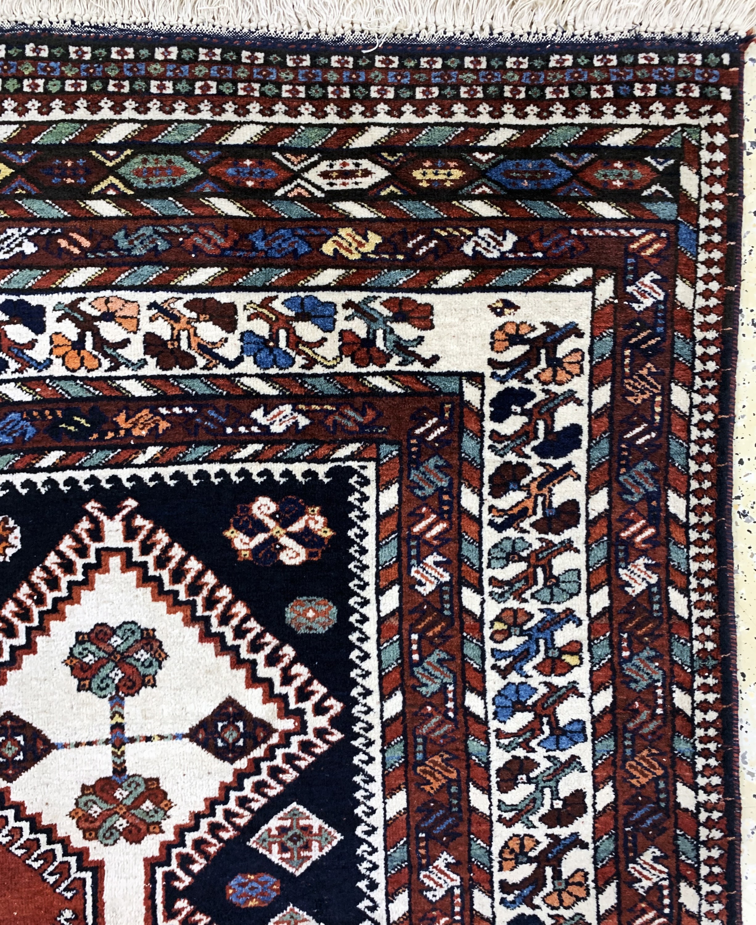 Detail e: Luri, Persien, Mitte 20.Jhd, Wolle auf Baumwolle, ca. 305 x 207 cm, EHZ: 3