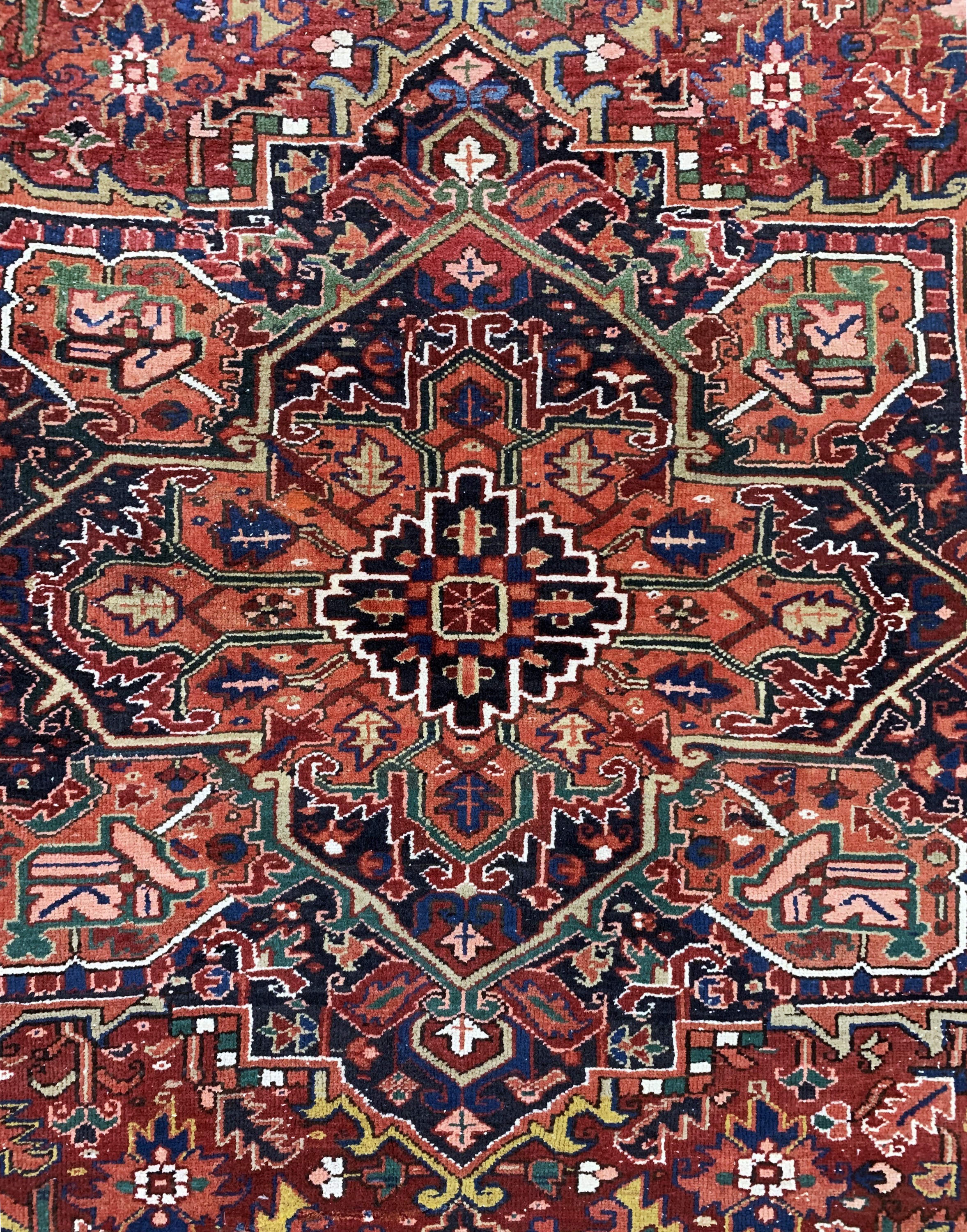 Detail c: Heriz alt, Persien, Anfang 20.Jhd, Wolle auf Baumwolle, ca. 365 x 275 cm, EHZ: 3