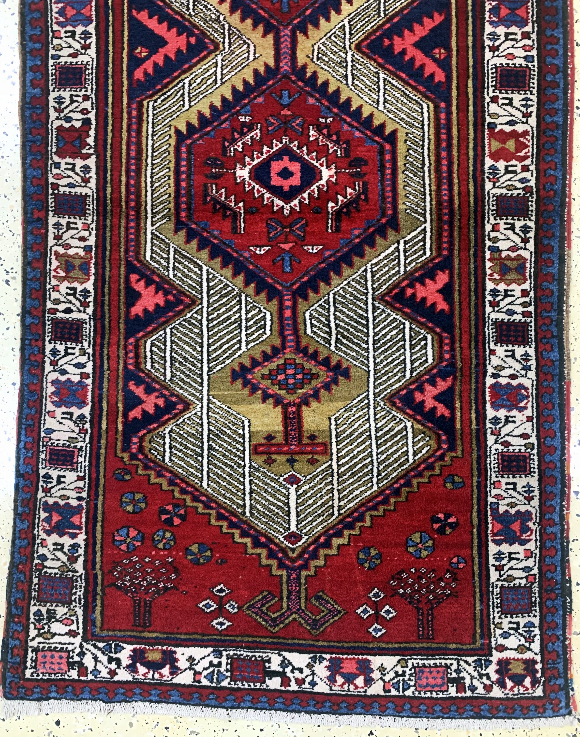Detail c: Meschgin, Persien, Mitte 20.Jhd, Wolle auf Baumwolle, ca. 310 x 108 cm, EHZ: 2