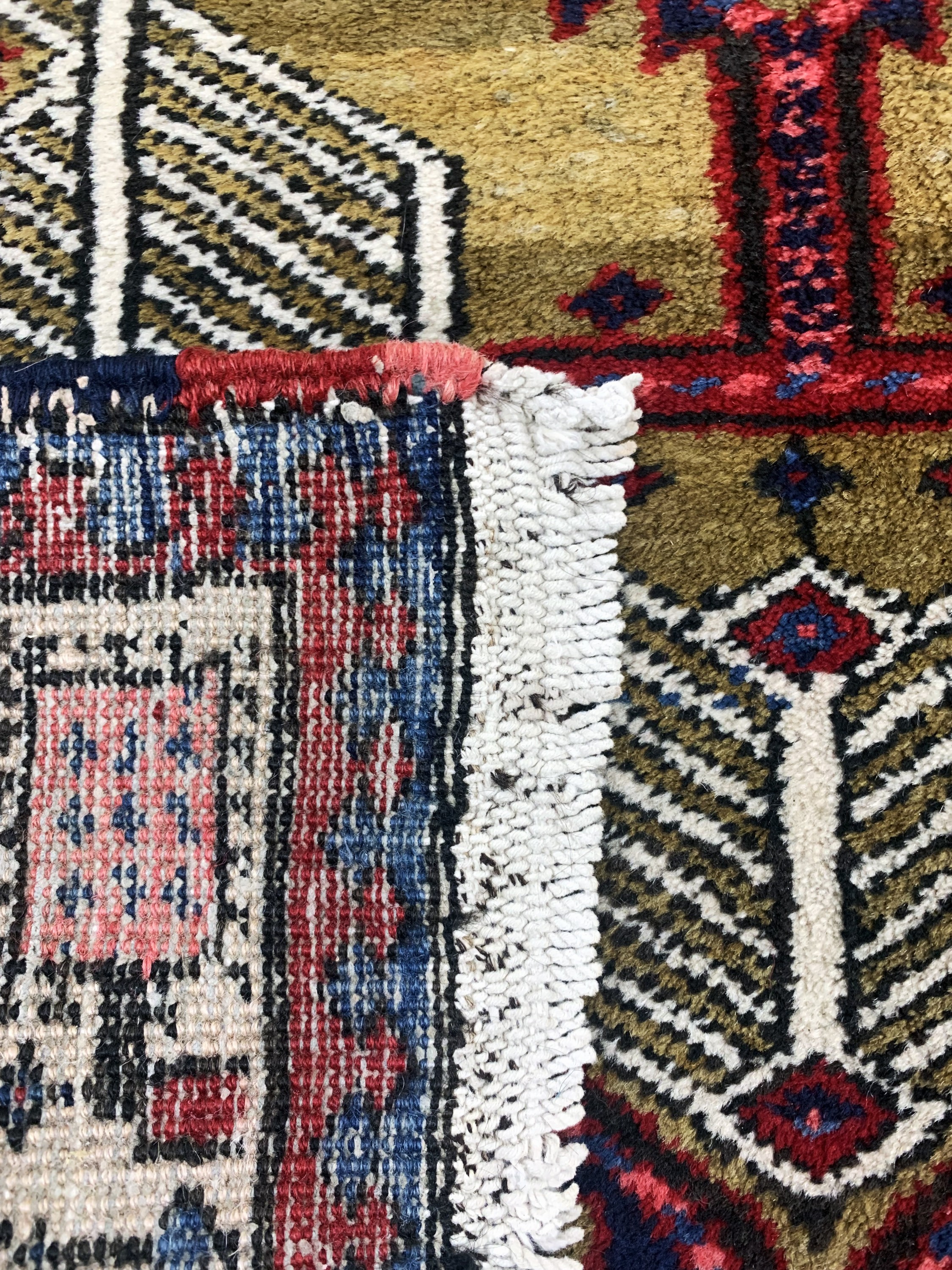 Detail e: Meschgin, Persien, Mitte 20.Jhd, Wolle auf Baumwolle, ca. 310 x 108 cm, EHZ: 2