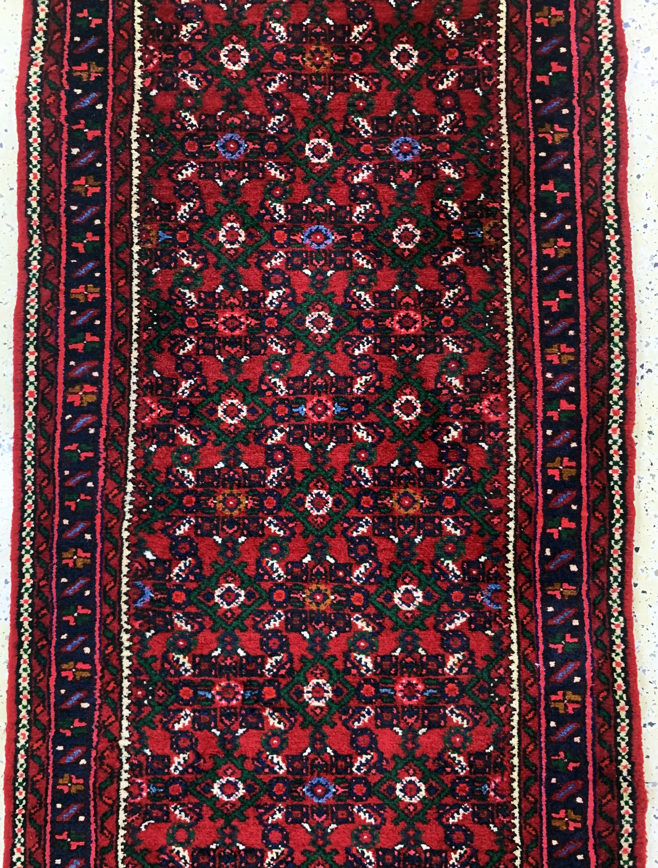 Detail b: Hosseinabad, Persien, Ende 20.Jhd, Wolle auf Baumwolle, ca. 514 x 87 cm, nahezu neuwertig.