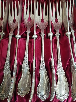 26957418b - Fischbesteck, deutsch, um 1900, 800er Silber, für 12 Personen, 12 Gabeln und 12 ...